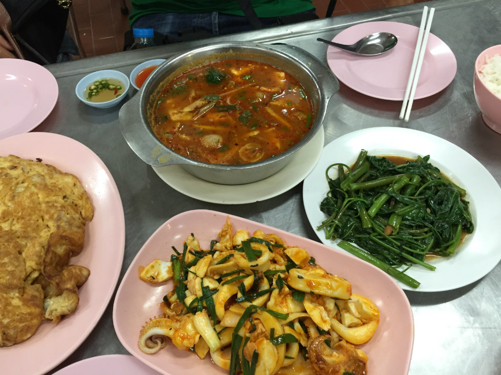 Amazing Local Thai Food Just Off Khao San Road in Bangkok